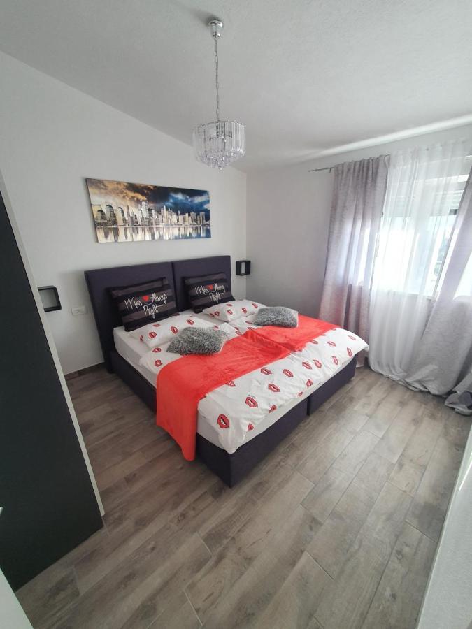 Apartman Luis Light Apartment Kastela Luaran gambar